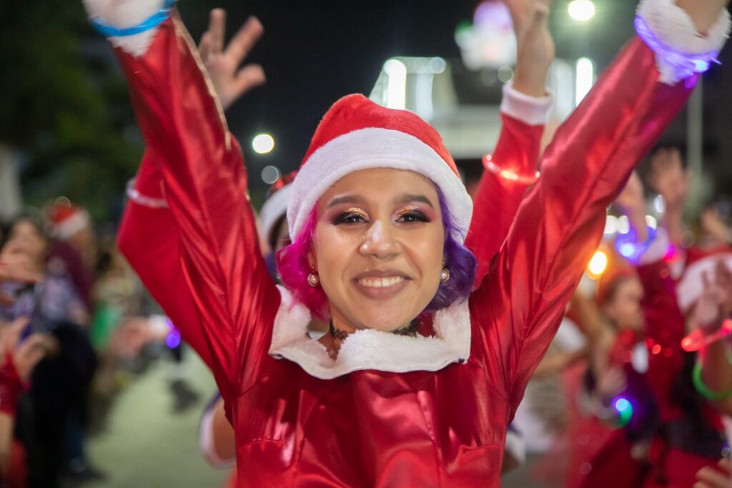 ¡Una noche llena de magia! Impresionante desfile navideño de Kuroda en Culiacán /Fotos Jesús Verdugo