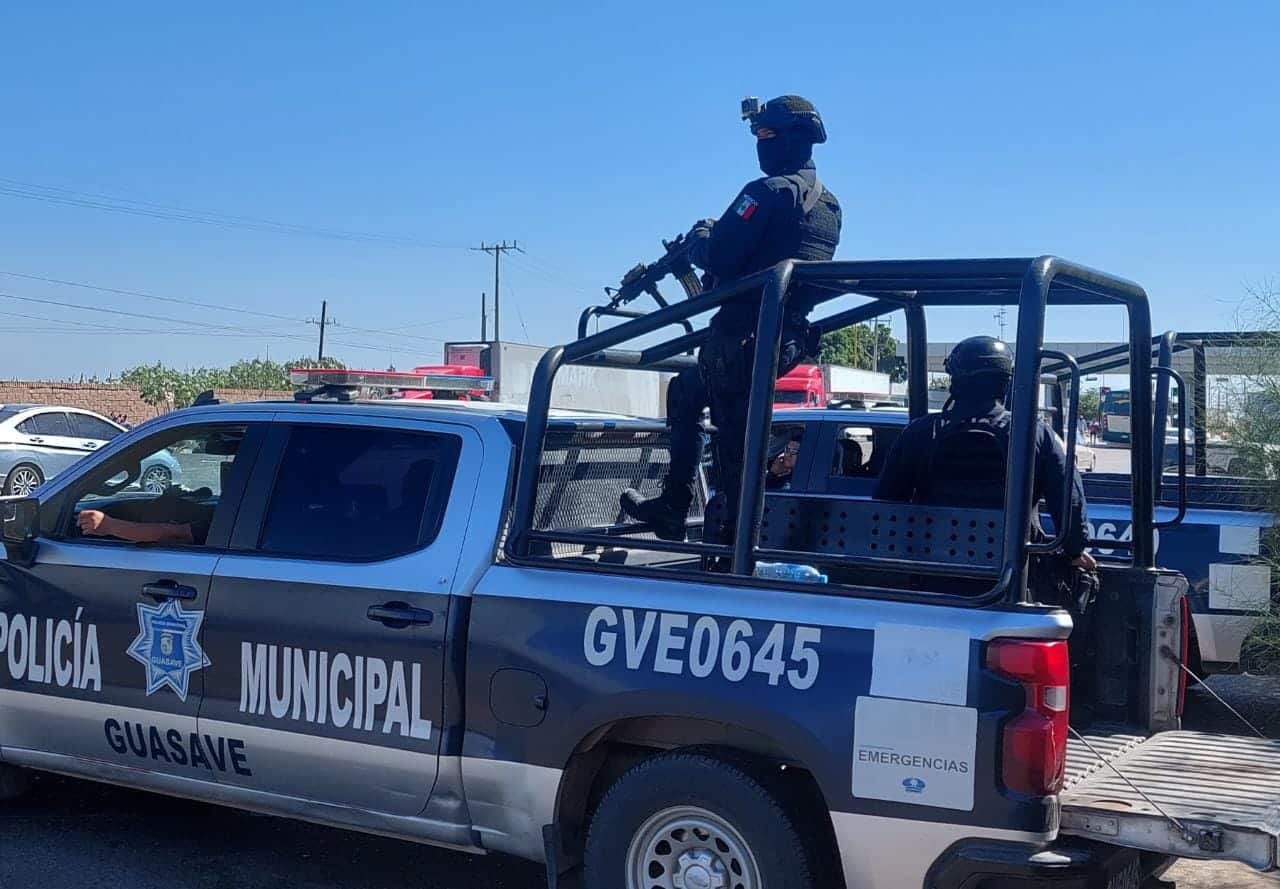 ¡Le quitan su vehículo! Grupo armado despoja un Camry a una joven en Guasave