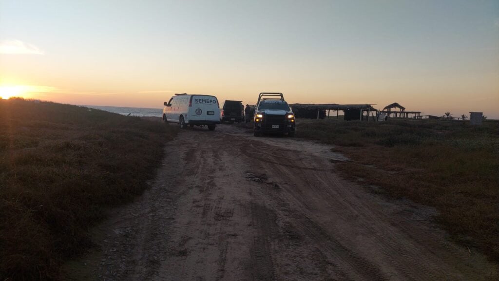 ¡A unos metros del mar! Enterrado y desnudo fue localizado un hombre en la playa al sur de Culiacán