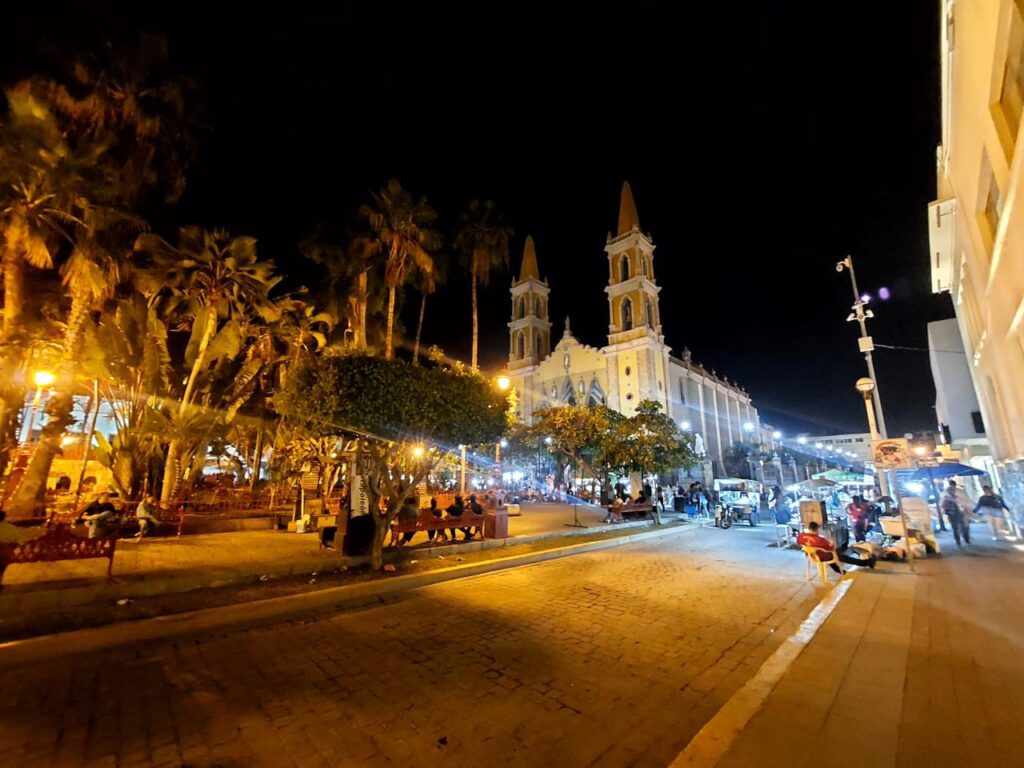 ¡Atentos! Habrá cierre de vialidades aledañas a la Catedral, por festejo del Día de la Virgen