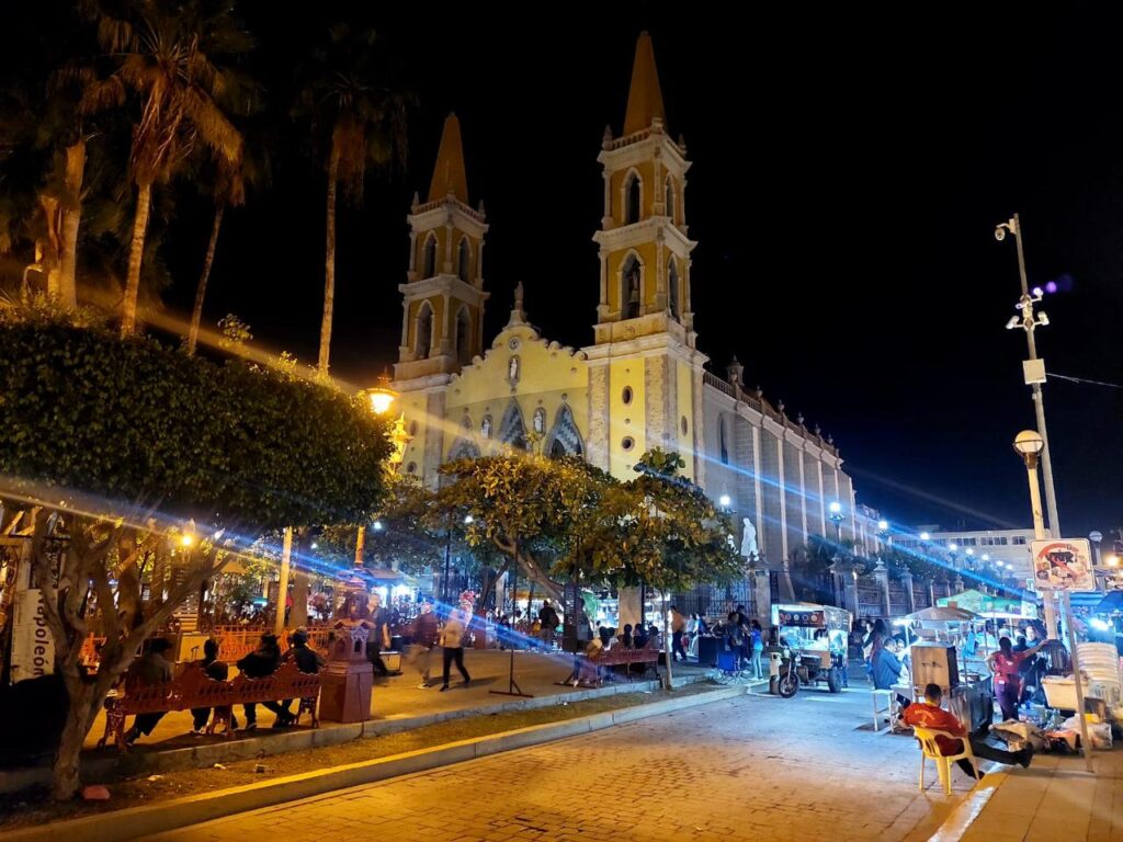 ¡Atentos! Habrá cierre de vialidades aledañas a la Catedral, por festejo del Día de la Virgen