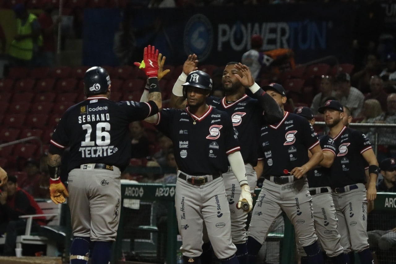 ¡En extrainnings y de ‘caballito’! Sultanes salva el del honor en Mazatlán