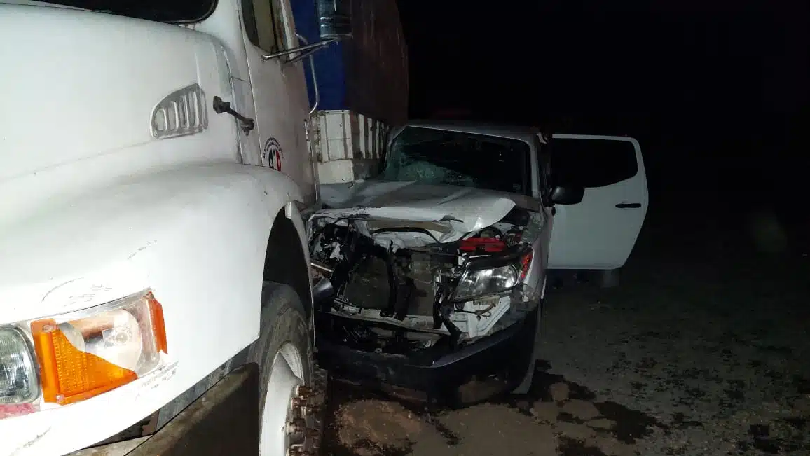 Fuerte accidente en la México 15 deja una mujer lesionada y miles de pesos en daños