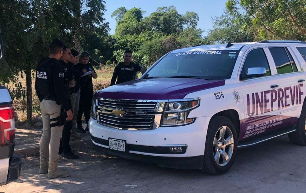 Su pareja logró escapar de la agresión, él se encerró, pero Víctor Hugo al final quedó detenido