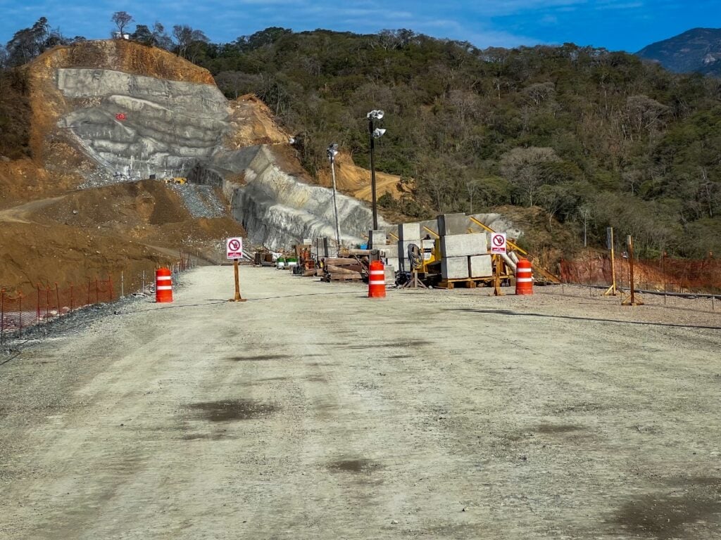 Avanza la obra de la presa Santa María en un 75.5%; Rocha y AMLO supervisa los trabajos