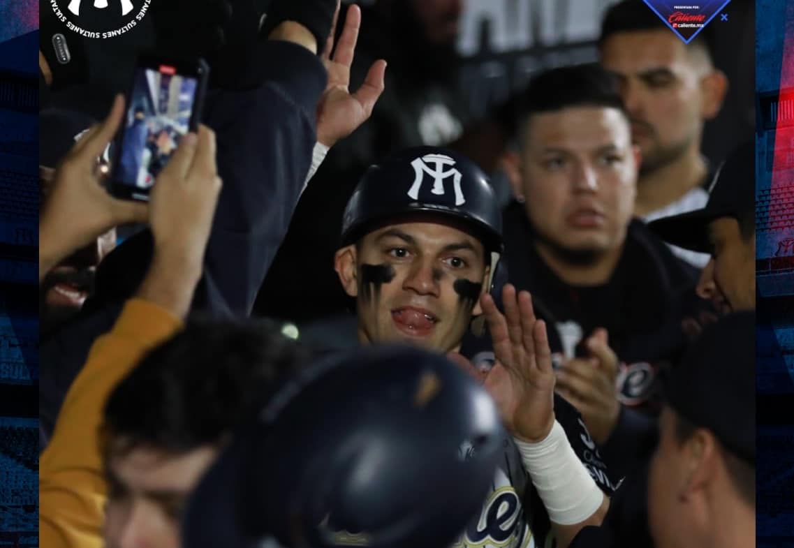 ¡Noche ‘loca’ en Monterrey! Sultanes gana serie a pura “leña”