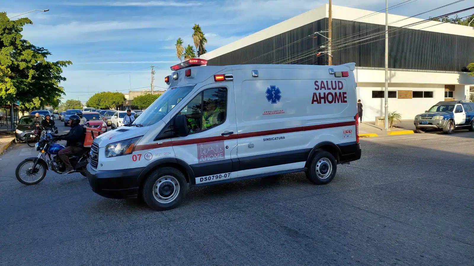 ¡Iban a la posada! Camión con trabajadores de un empaque se accidenta en Ahome