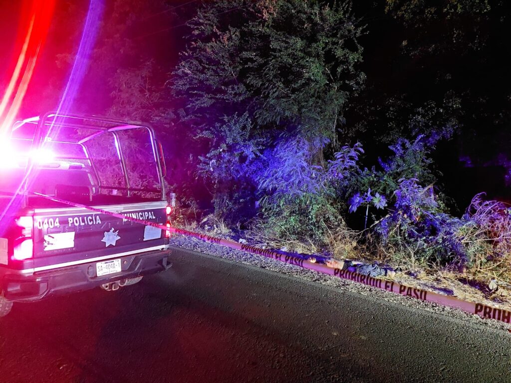 ¿Atropellado o asesinado? Localizan cuerpo de un hombre en la carretera Culiacán-Eldorado