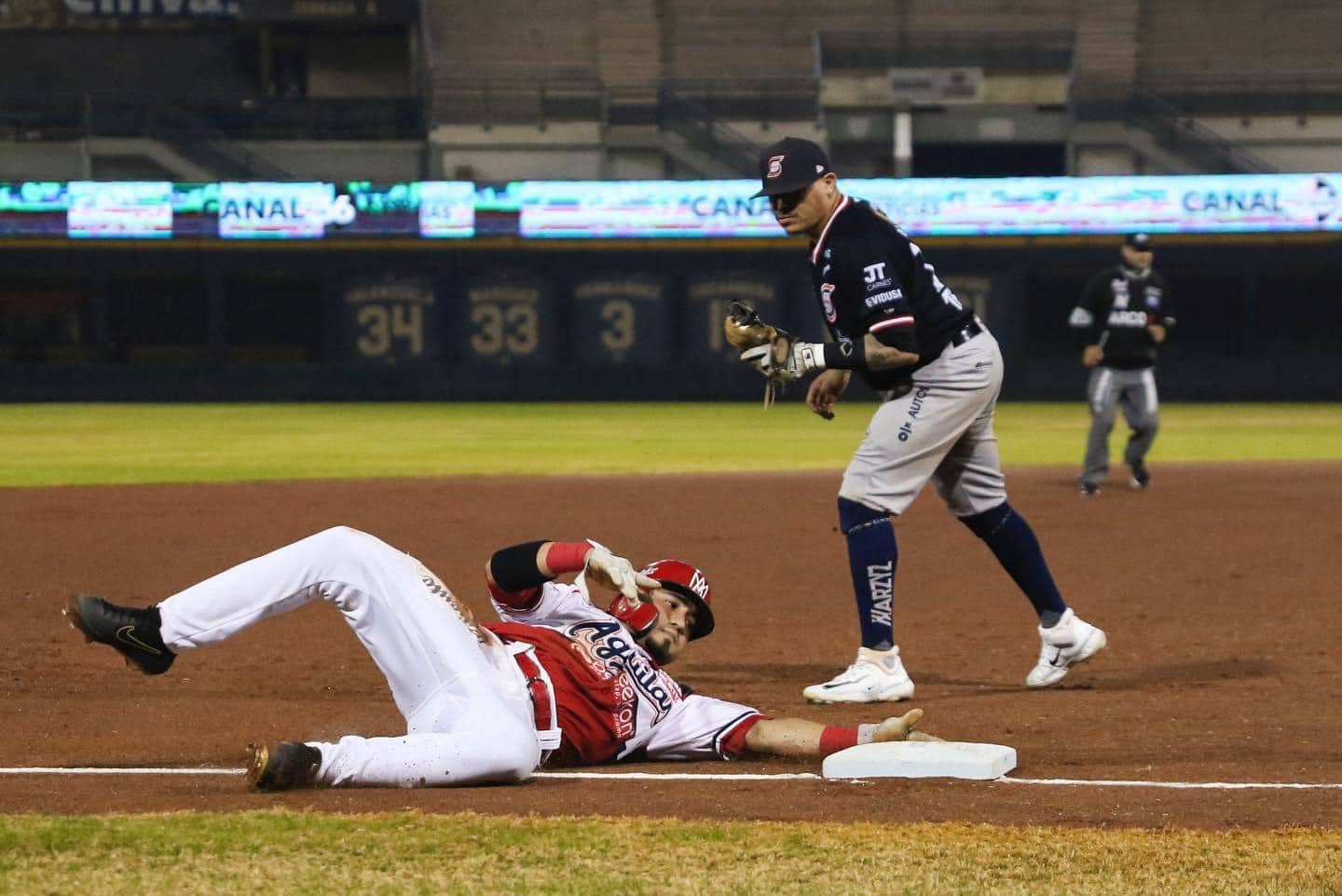 ¡Dividen en Mexicali! Asegura Monterrey serie y “aprieta” en el standing
