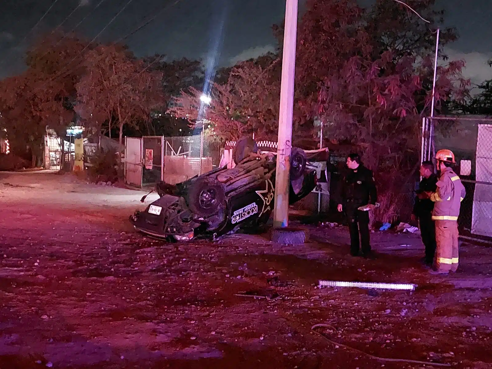 ¡Otro accidente en la Costerita! Aparatosa volcadura deja 3 personas lesionadas en Culiacán