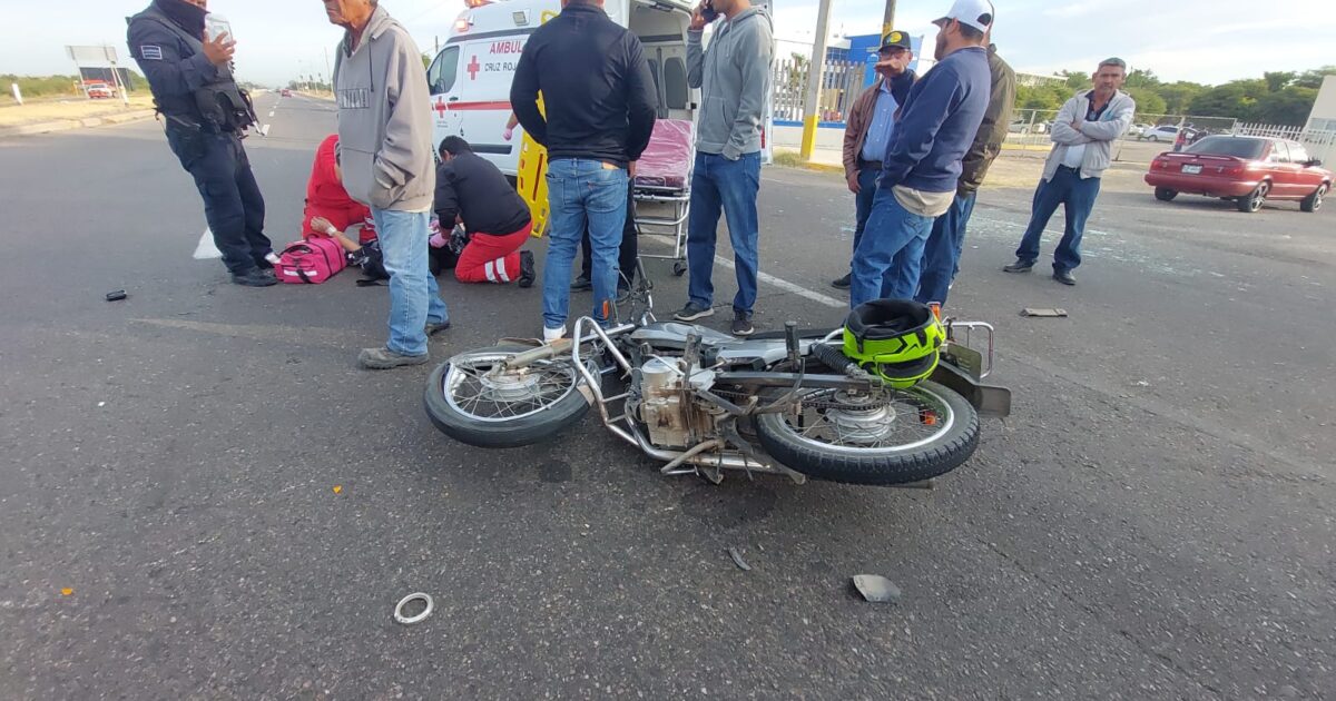 Accidente Por La Culiacán Eldorado Iba En Su Moto Se Impacta Contra