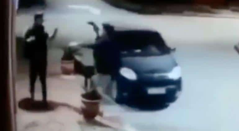 VIDEO: ¡Qué cosas! Ladrón intenta robarle a joven pero resulta ser su amigo