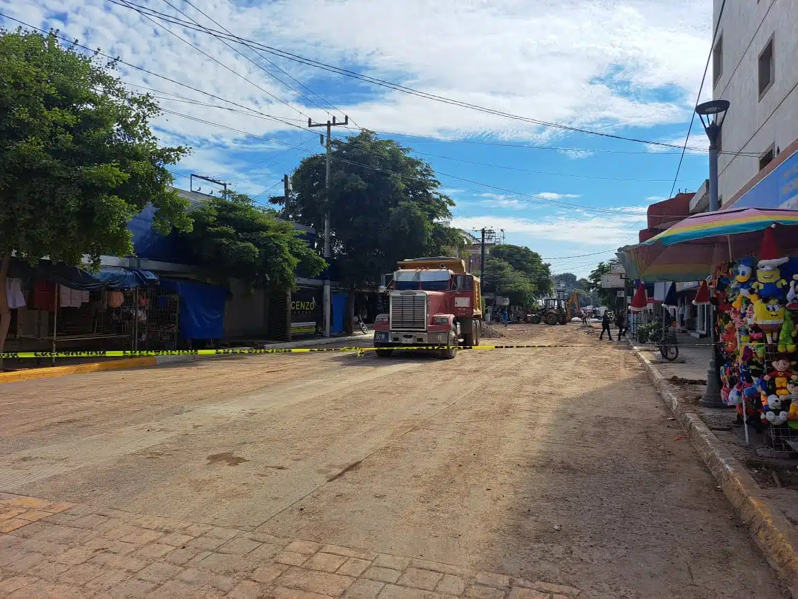 cierre de la Avenida Juan Carrasco-Guasave