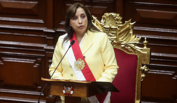Dina Boluarte adelanta elecciones