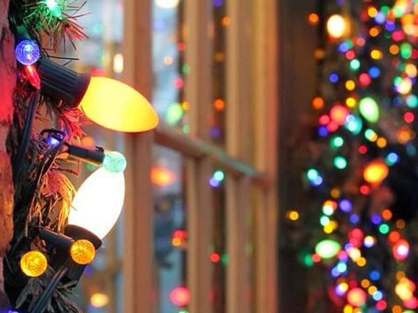 ¿Adornaste tu casa con luces navideñas? ¡Cuidado! Alerta Bomberos sobre las conexiones marca 