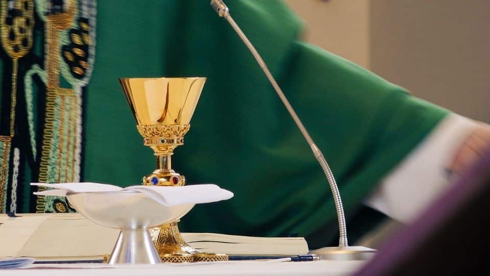 sacerdote provoca accidente en españa