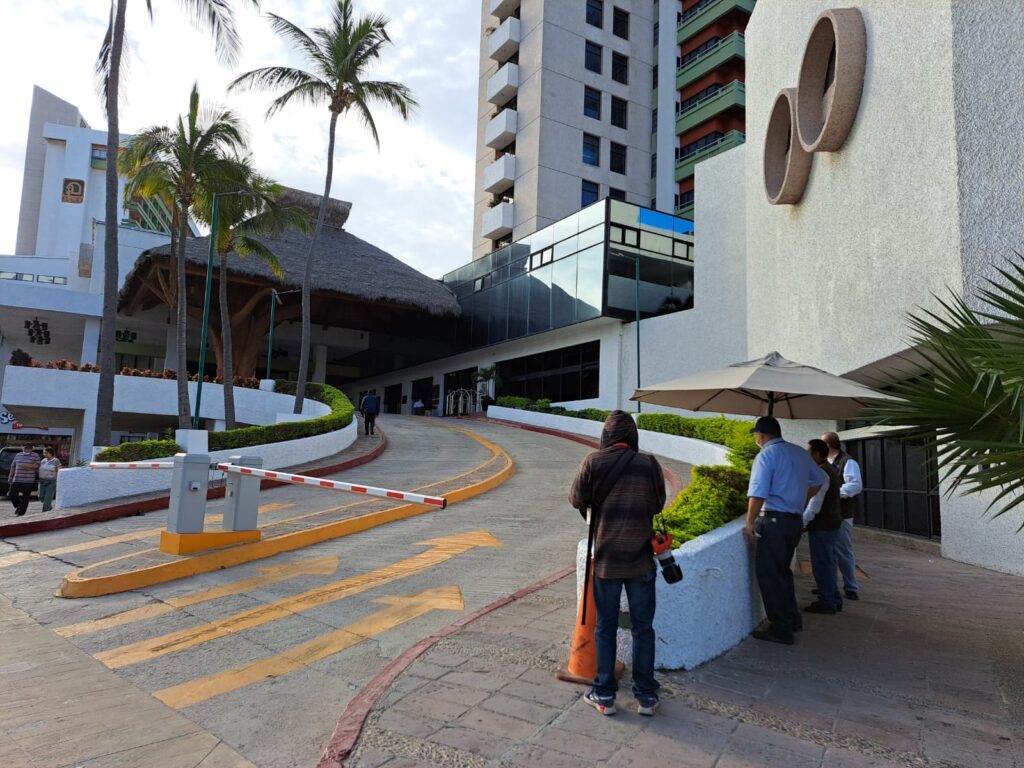 AMLO Medios espera hotel cid mazatlan 2022.jpeg