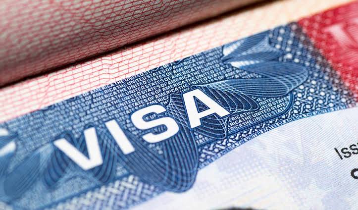 ¡Cruzan los dedos! Así reaccionan mazatlecos ante posible regreso de oficina de visas de EU a Sinaloa