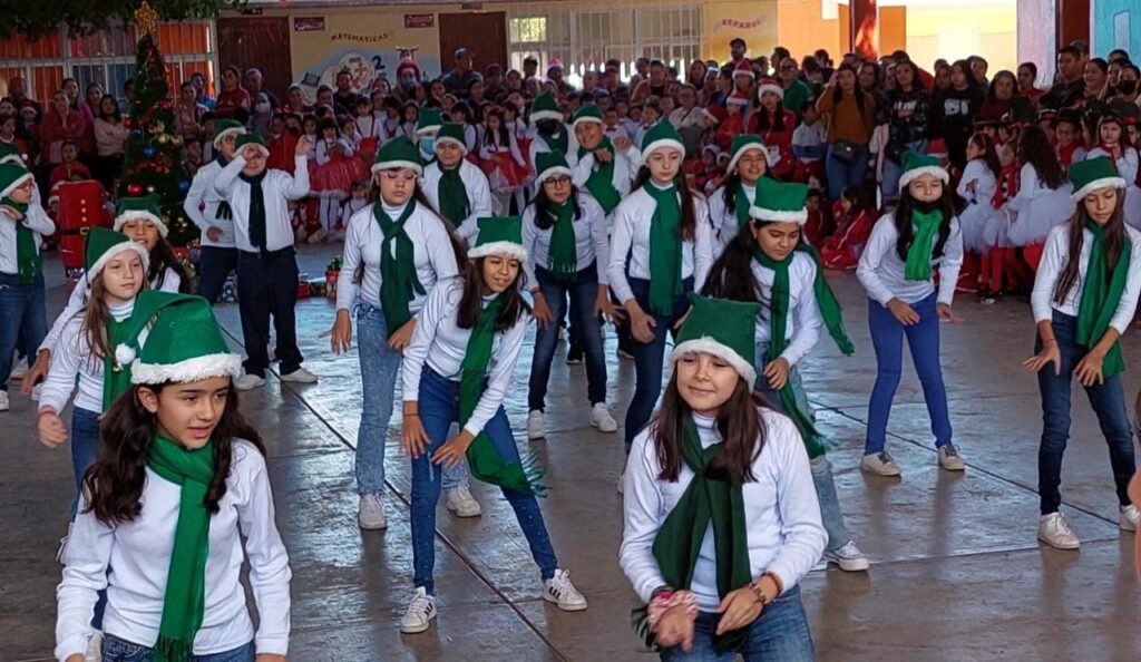 ¡El espíritu navideño invade a las escuelas de Guasave!