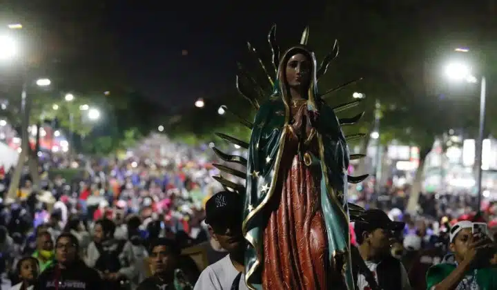 ¡Mañanitas a la Virgen de Guadalupe! Continúa arribo peregrino a la Basílica en la CDMX