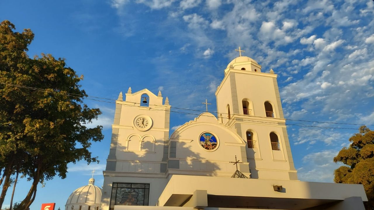 A quiénes agarraron? En operativo especial, militares detienen a 3 en  iglesia del Padre Cuco, en Culiacán | Línea Directa