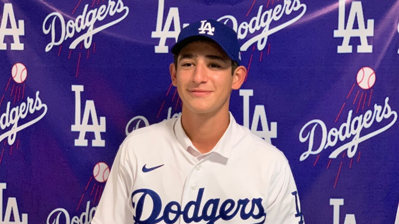 MLB: Agustín Acosta firma con los Dodgers de los Ángeles