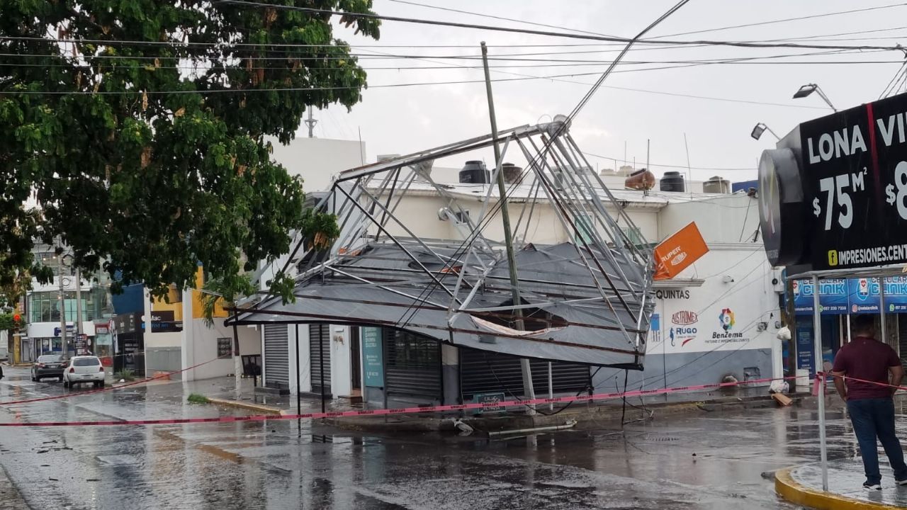 Otra vez! Por segunda ocasión en la semana, se cae un espectacular en  Culiacán, ahora en Las Quintas | Línea Directa