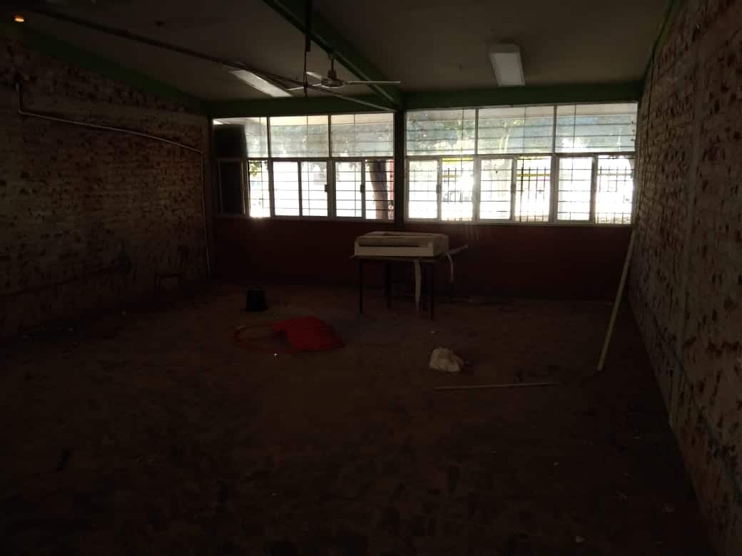 Reparaciones inconclusas en salones dejan niños fuera de sus clases
