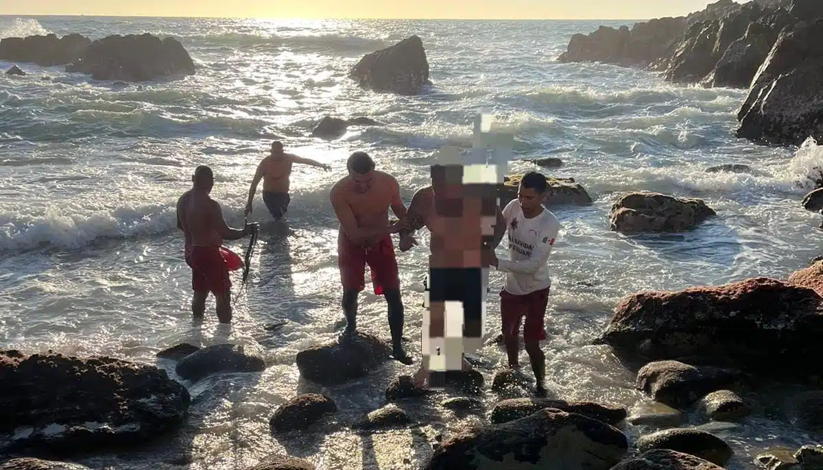 Extranjero se lanza al mar por robar un celular en Olas Altas