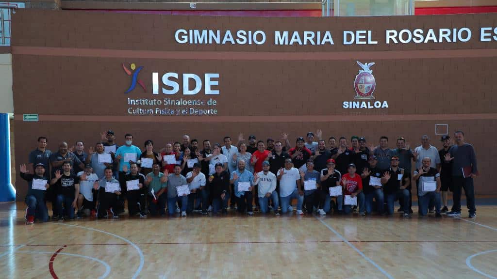 Aplauden asistencia a curso de Beisbol Five en Sinaloa