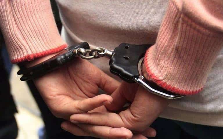 Asesinó a su hijo de un golpe en la cabeza; ¡quería que guardara silencio!