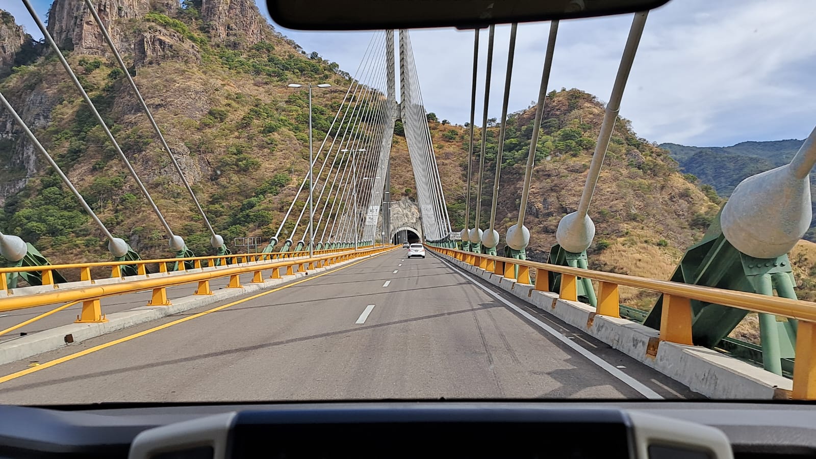 Buscan reforzar vigilancia en la supercarretera Mazatlán Durango