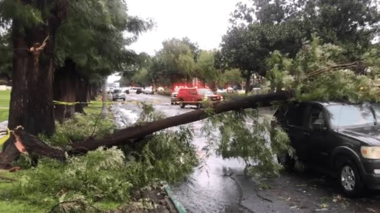 California recibe bomba ciclónica fuertes inundaciones