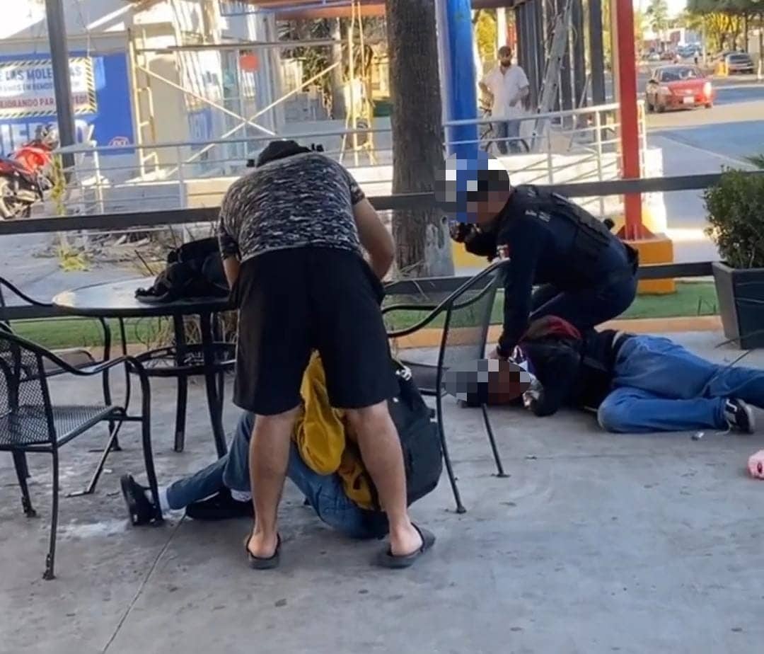 Denuncia a policías