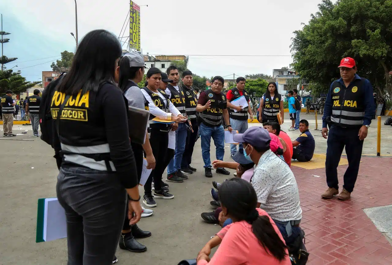 Detienen a 200 manifestantes tras operativo en Perú; liberan a 192