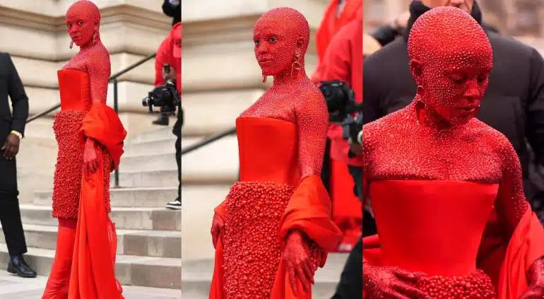 ¡No apto para los tripofóbicos! Doja Cat se viste de rojo con miles de cristales en la Semana de la Moda en París