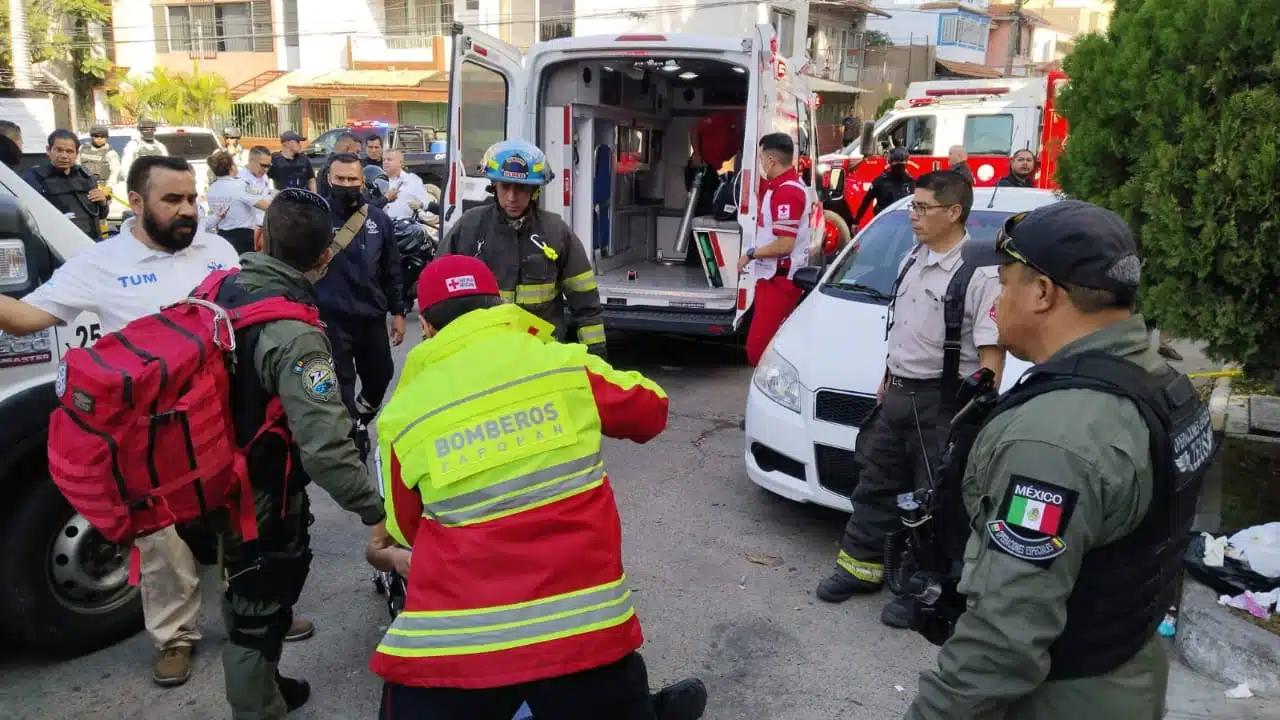 Explosión en Guadalajara deja 4 policías lesionados