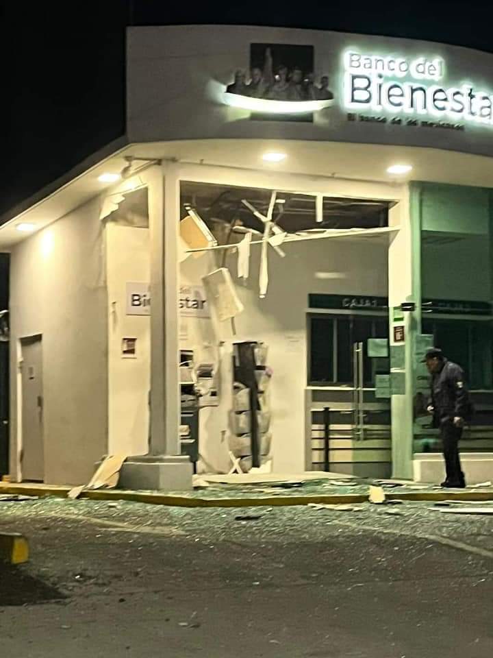 Explosivo en Banco del Bienestar