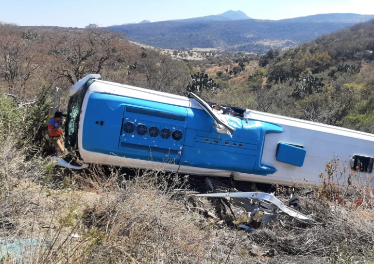 Fallece hombre de 86 años de edad tras volcadura en Guanajuato