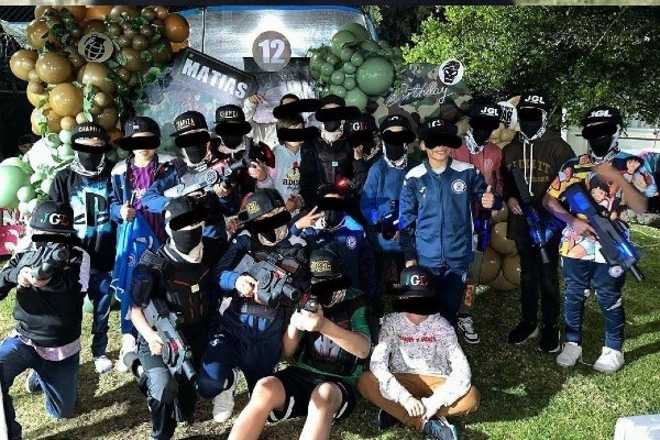 Fiesta con temática de sicarios