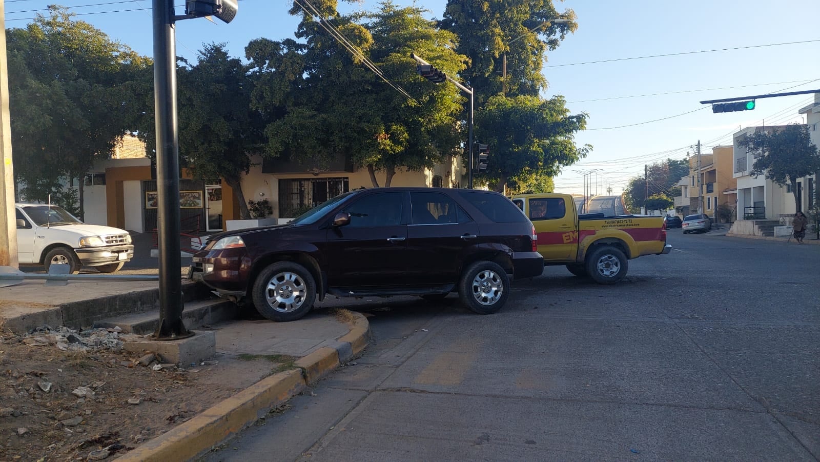 Fuerte choque en el Centro de Guasave