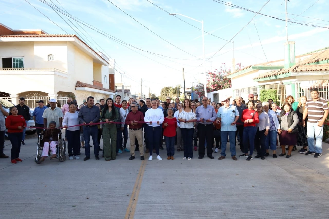 Inauguran pavimentación de tres calles de Navolato (2)