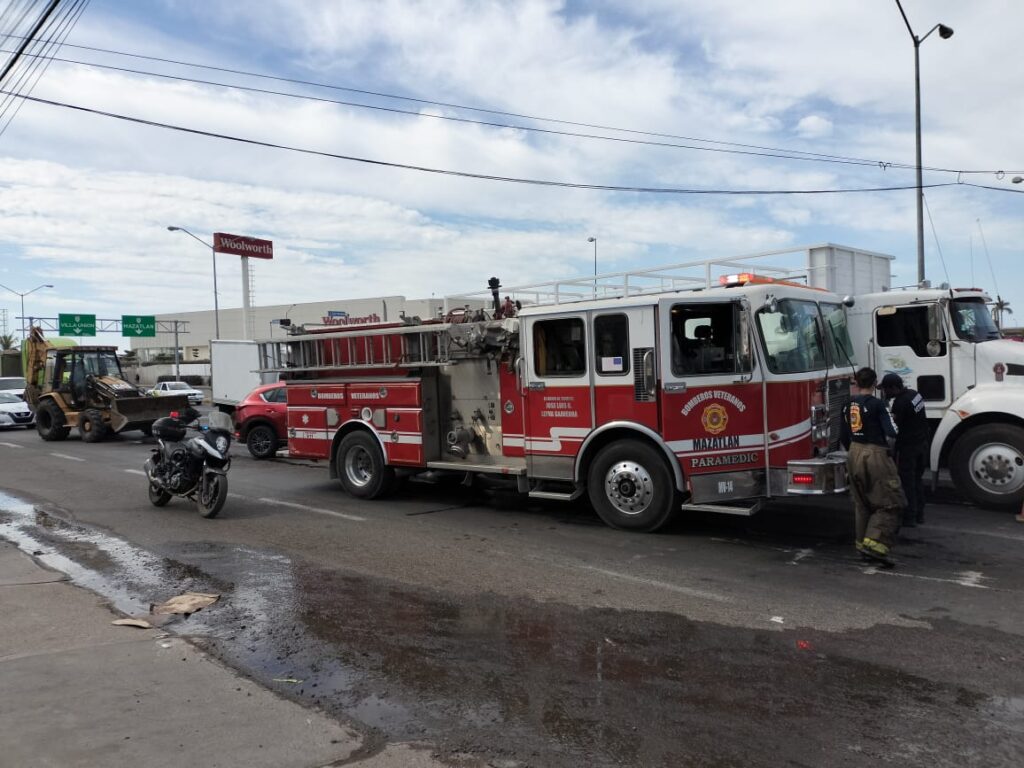 Incendio Paquetería Mazatlán Policíaca 3