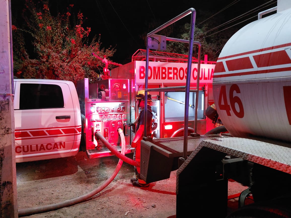 Incendio en El Diez, en Culiacán (3)