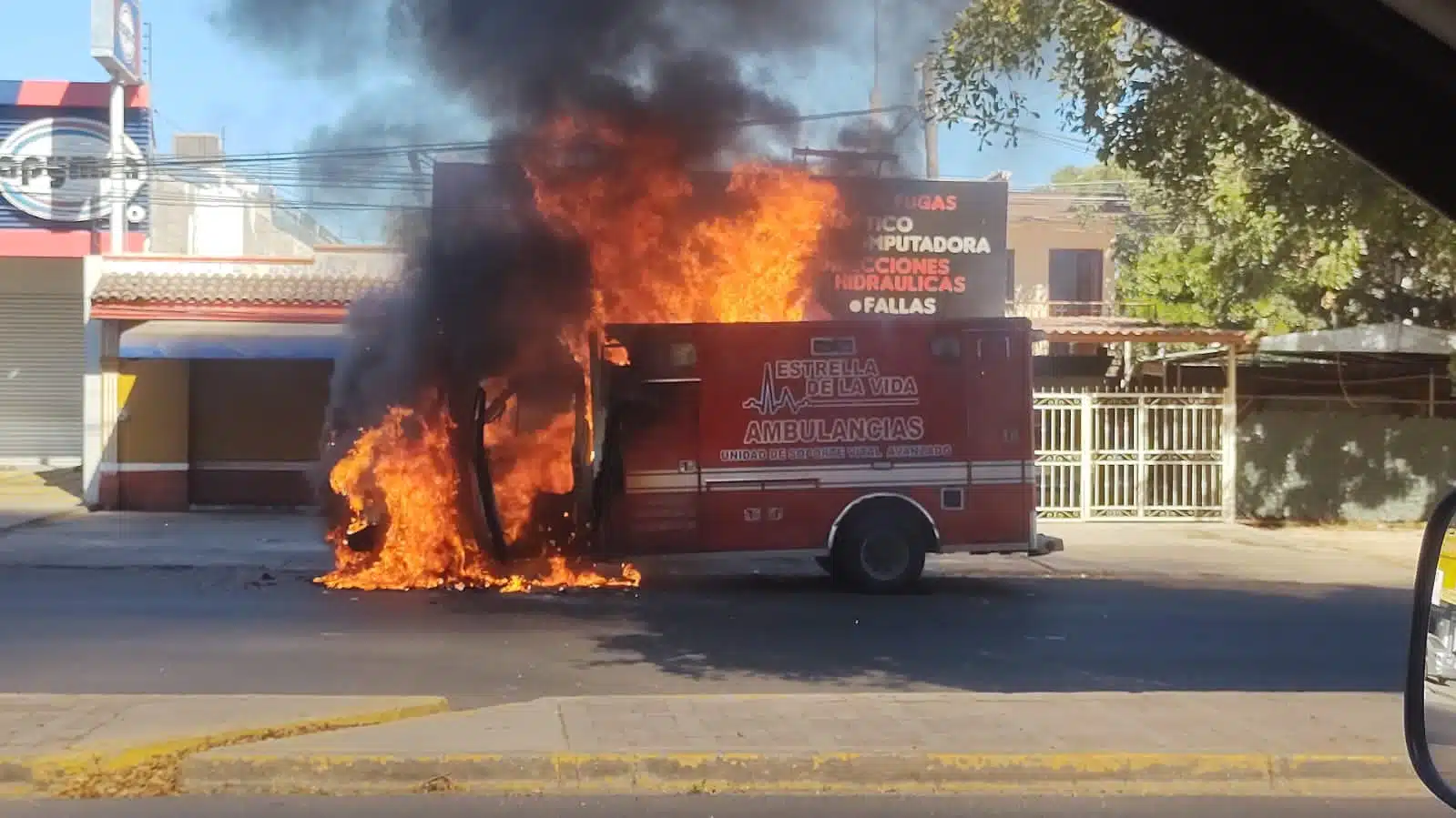 Jesús María, Culiacán se queda sin luz e incomunicado