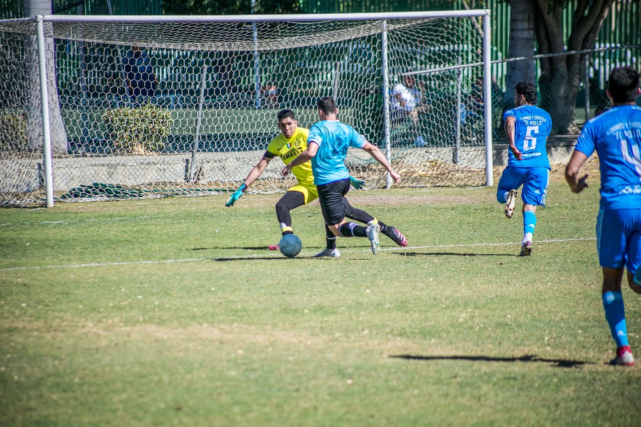 Jumapam , Futbol