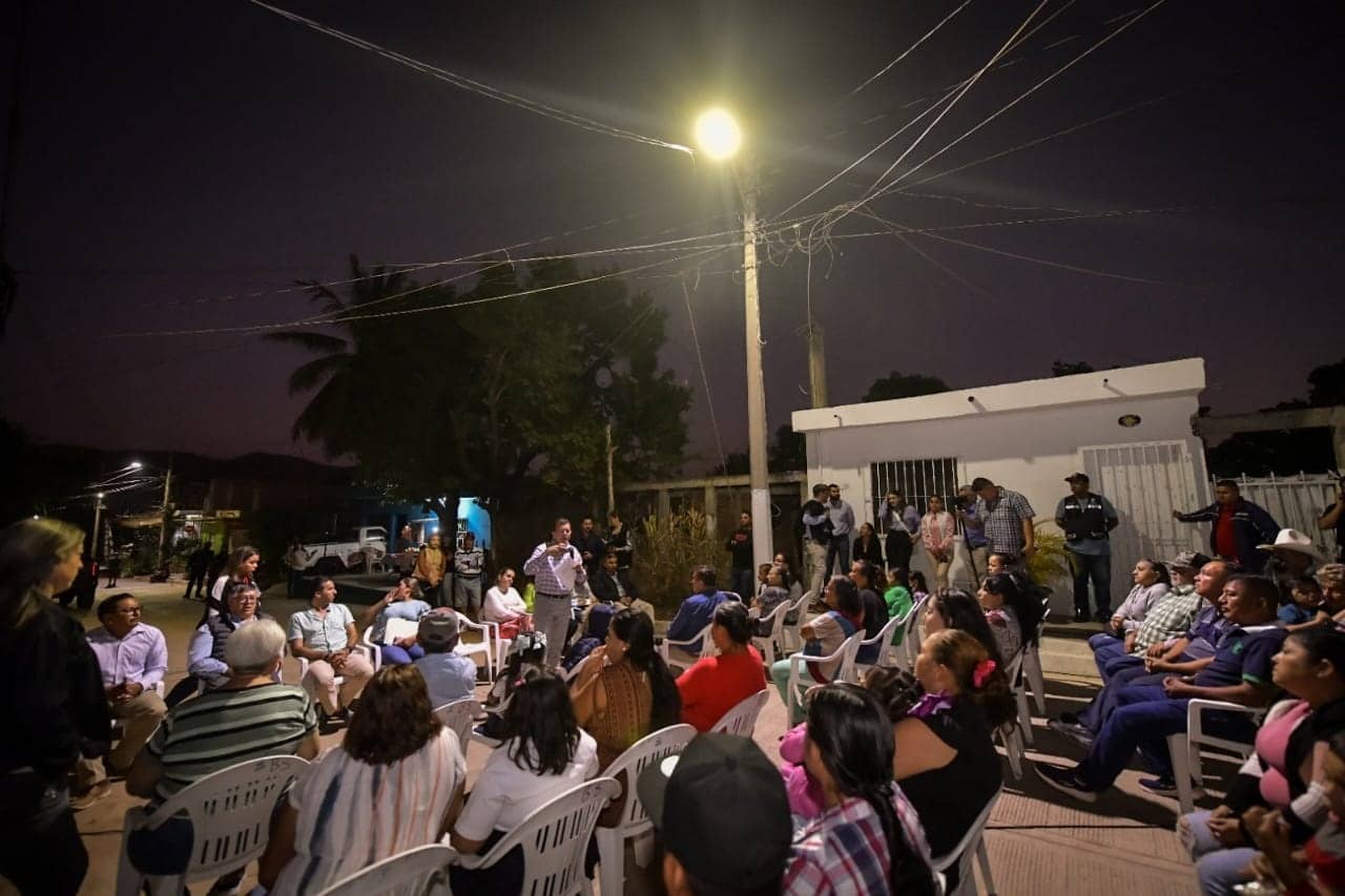 Llega alumbrado LED hasta la colonia Loma Bonita en Mazatlán (3)