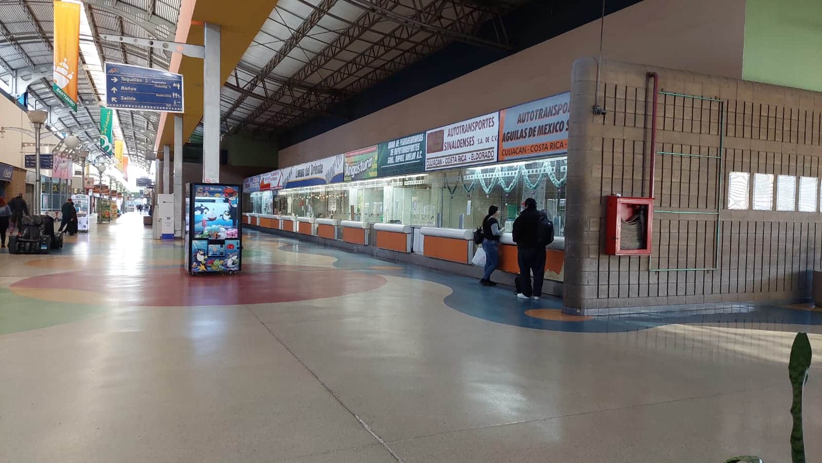 El miedo a viajar sigue; con poco pasaje la Central de Autobuses de  Culiacán reactiva operaciones | Línea Directa