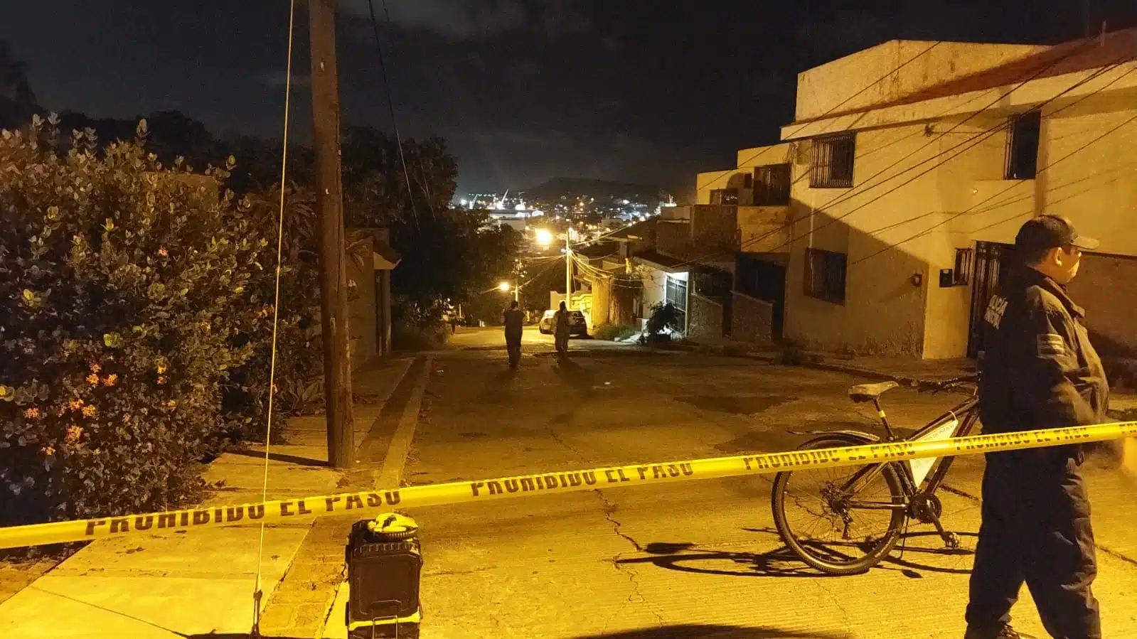 Localizan a persona sin vida al interior de un vehículo en Mazatlán