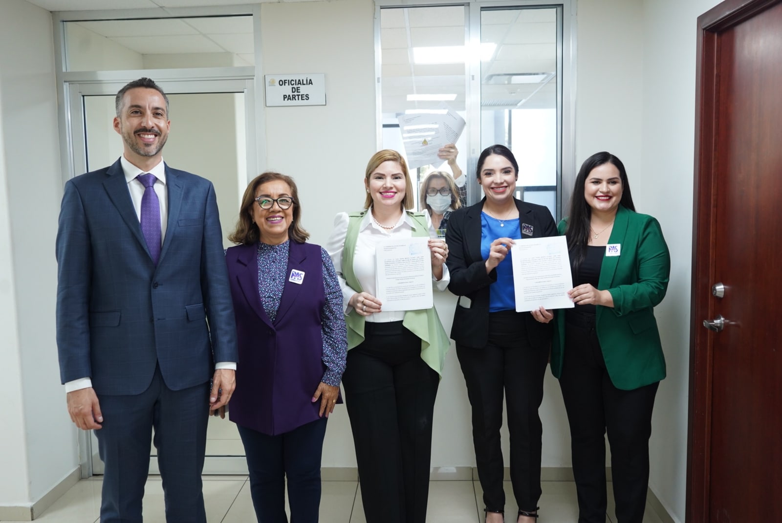 PAS busca regular la maternidad subrogada